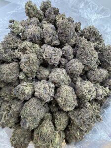 frosted grapes strain